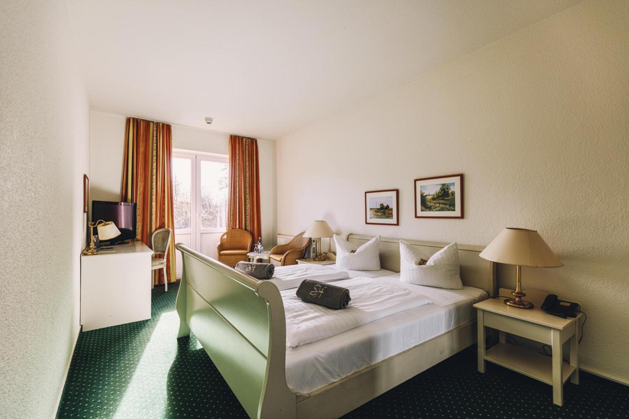 Seehotel Heidehof Klein Nemerow Ngoại thất bức ảnh
