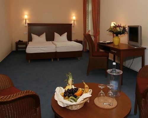 Seehotel Heidehof Klein Nemerow Ngoại thất bức ảnh