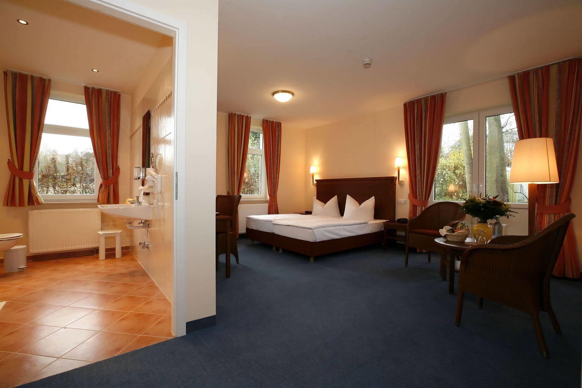 Seehotel Heidehof Klein Nemerow Ngoại thất bức ảnh